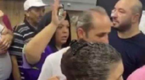 İndirimdeki fritöz için biber gazlı tehdit!