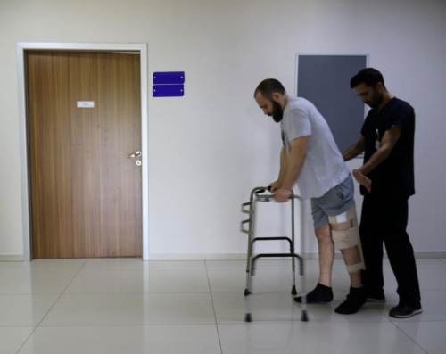 İngiltere'de felç geçirdi Eskişehir'de yeniden yürümeye başladı!