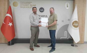 İngiltere Vatandaşı Darren John Hobson, Kütahya’Da Müslüman Oldu
