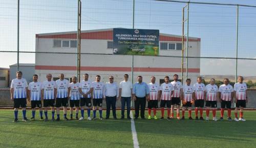 İnönü Belediyesi 8'nci Halı Saha Futbol Turnuvası başladı