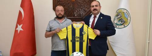 İnönü Belediyesi amatör spor kulüplerine desteğe devam ediyor