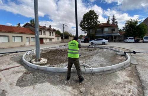 İnönü’de Yenice Mahallesi meydanı yenileniyor