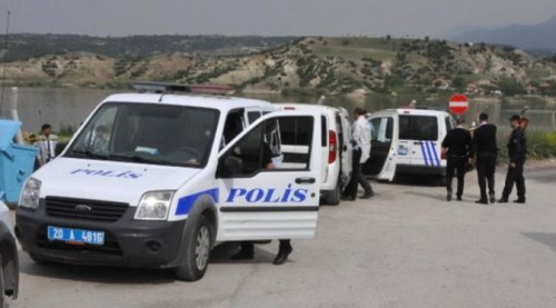 İnşaat işçisi ağaca asılı halde bulundu