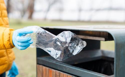 İnsanlık dışı olay! Çöpte gördüklerine inanamadılar...