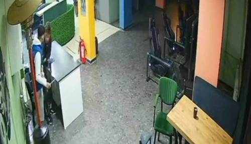 İnternet kafede dehşet: 17 yaşındaki genç yaşam savaşı veriyor