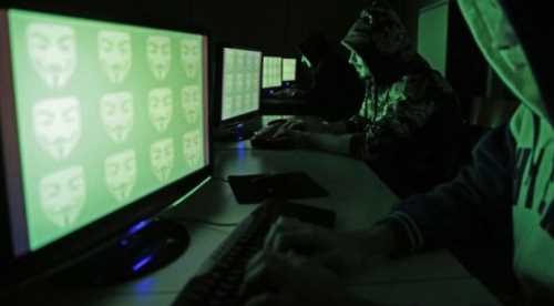 Internetin kalbine saldırdılar!