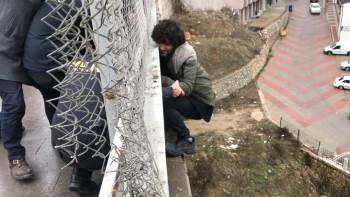 İntihar Şovmeni Bu Defa Da Bilecik’Te Sahneye Çıktı
