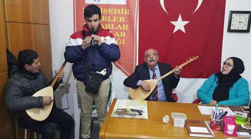 İranlı görme engelli sanatçı Eskişehir türkülerini seslendirdi