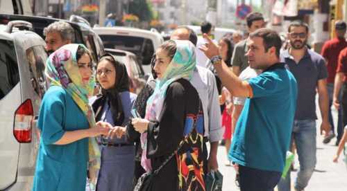 İRANLILAR VAN'A AKIN ETTİ