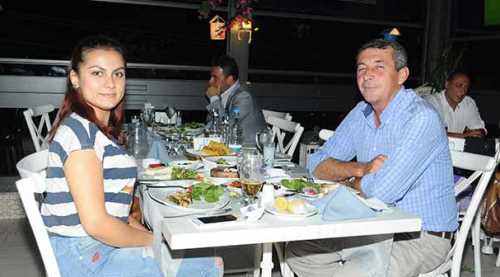 İş sonrası yemekte buluştular