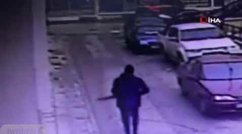 İş yerine silahlı saldırı güvenlik kameralarına yansıdı