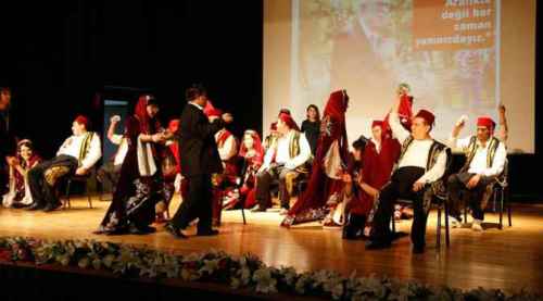 İşaret diliyle İstiklal Marşı söylediler