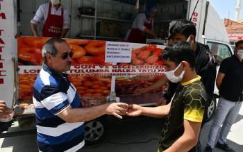 İscehisar Belediyesi Demokrasi Şehitlerini Unutmadı
