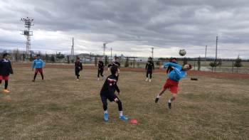 İscehisarspor İlk Antrenmanına Çıktı

