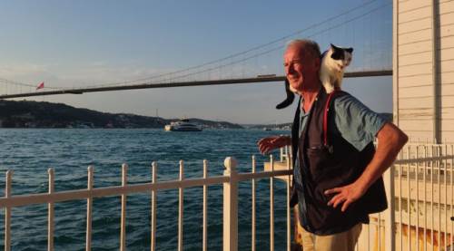 İstanbul'a giden Eskişehirliyi bu halde gören telefonuna sarıldı!