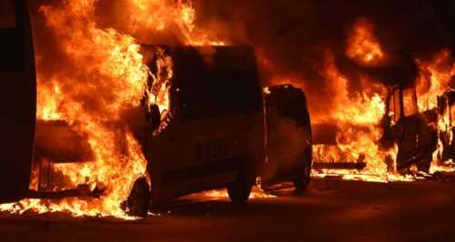 İSTANBUL'DA 23 ARAÇ KUNDAKLANDI