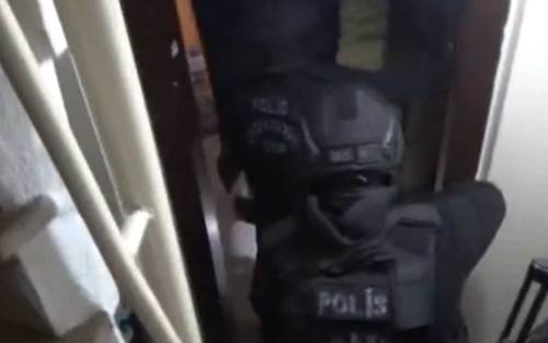 İstanbul'da DEAŞ'a yönelik operasyonda 20 gözaltı!