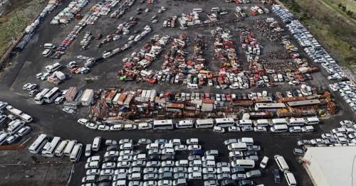 İstanbul'da devasa araç mezarlığı: Binlercesi çürümeye terk edildi