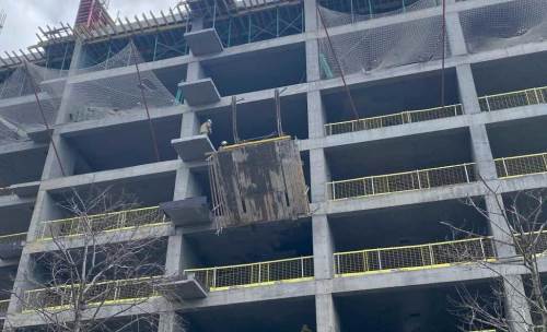 İstanbul'da inşaat kazası: 2 işçi düşerek ağır yaralandı