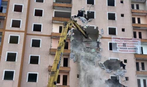 İstanbul'da riskli 140 konut için dönüşüm başladı!