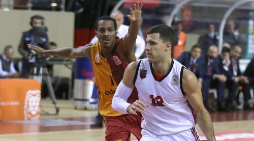 İşte maça damgasını vuran dev adam