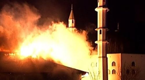 İsveç'te cami yakıldı