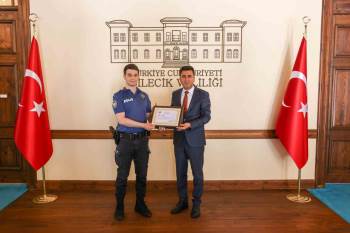İzinli Olduğu Gün Hırsızları Yakalayan Polise ’Başarı Belgesi’
