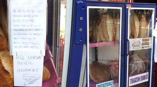 İzinsiz ekmek aldı bu notu bıraktı