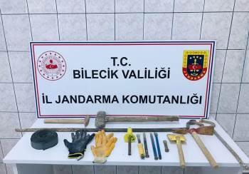 İzinsiz Kazı Yapan 5 Şahıs Yakalandı
