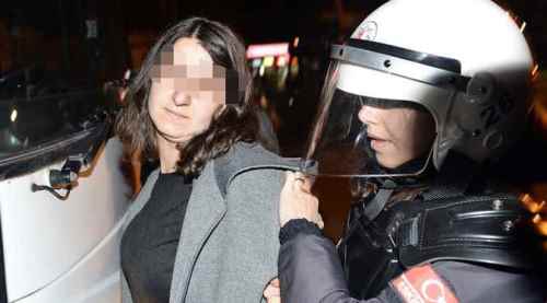 İzinsiz yürüyüşe müdahale: 10 gözaltı