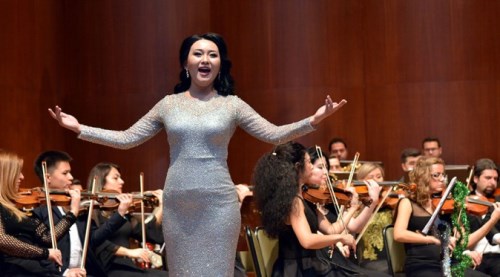 İzleyen herkes ayakta alkışladı