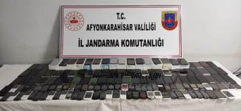 Jandarma 145 Adet Kaçak Cep Telefonu Yakaladı
