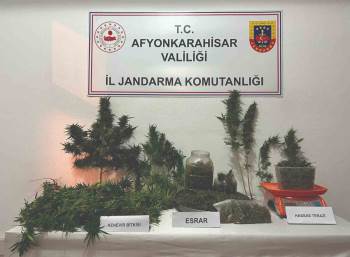 Jandarma 2 Kilogram Esrar Ve Kenevir Ele Geçirdi
