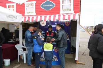 Jandarma Açtığı Stant İle Kades’İ Tanıttı

