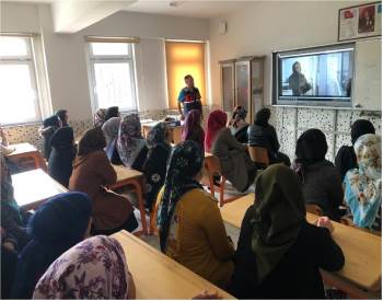 Jandarma’Dan 45 Anneye Uyuşturucu İle Mücadele Eğitimi
