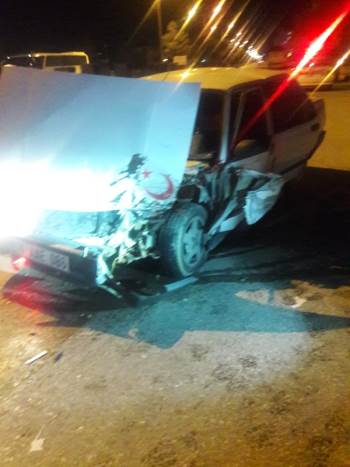 Jandarma Ekiplerinden Kaçarken Kazaya Karıştı, 3 Yaralı
