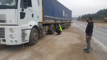 Jandarma Ekiplerinden Kış Lastiği Denetimi
