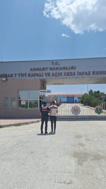 Jandarma Kasten Yaralama Suçundan Aranan Şahsı Yakaladı
