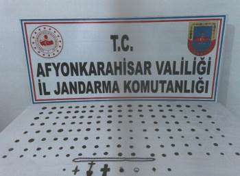 Jandarma Küçük Bir Müzeye Yetecek Sayıda 153 Parça Tarihi Eser Ele Geçirdi
