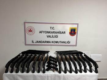 Jandarma Ruhsatsız Tüfek Ve Tabanca Ele Geçirdi
