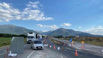 Jandarma Sürücüleri Uyararak Kazaların Önüne Geçmeye Çalışıyor
