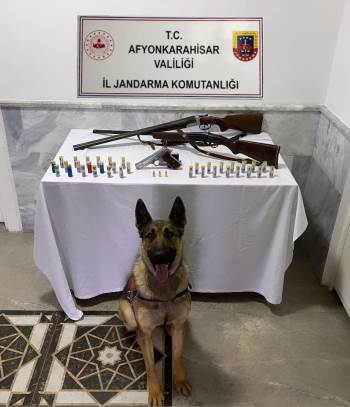 Jandarma Yaptığı Baskında 3 Ruhsatsız Silah Ele Geçirdi
