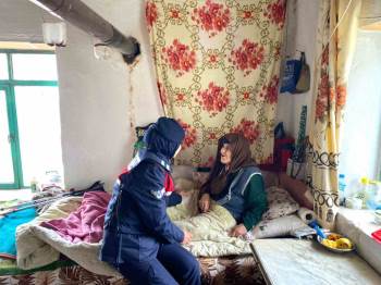 Jandarma Yaşlıların Gönlünü Aldı
