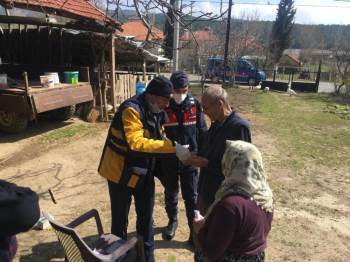 Jandarmadan 65 Yaş Üstü Vatandaşlara Yardım
