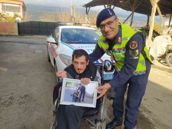 Jandarmadan Engelli Bireye Anlamlı Hediye
