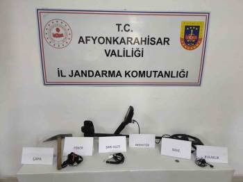 Jandarmadan Kaçan Şahıs Tarihi Sikke İle Yakalandı
