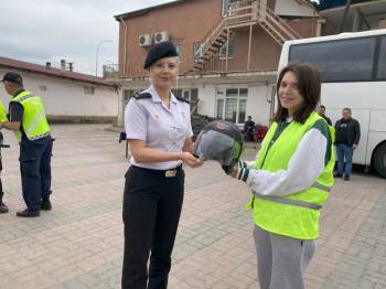 Jandarmadan Motosiklet Sürücülerine Uyarı
