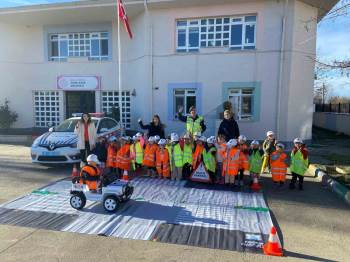 Jandarmadan Öğrencilere Trafik Eğitimleri
