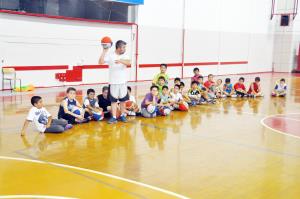 Minik basketbolcular durmak bilmiyor