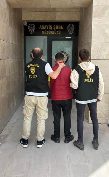 Kaçak Şahıs Pazaryerinde Yakalandı
